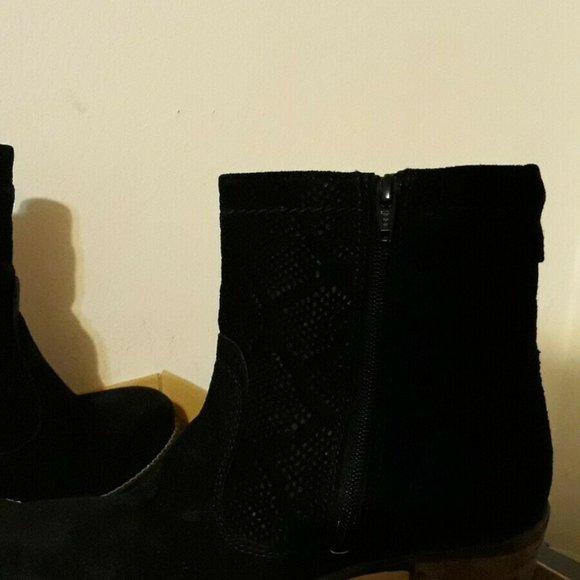 Taos Shaka Suede Ankle Boot US Size 5-5.5 / EUR Size 36. - Picture 8 of 12